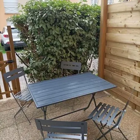 En Bord De Daire Camiers