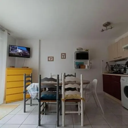 En Bord De Daire Camiers